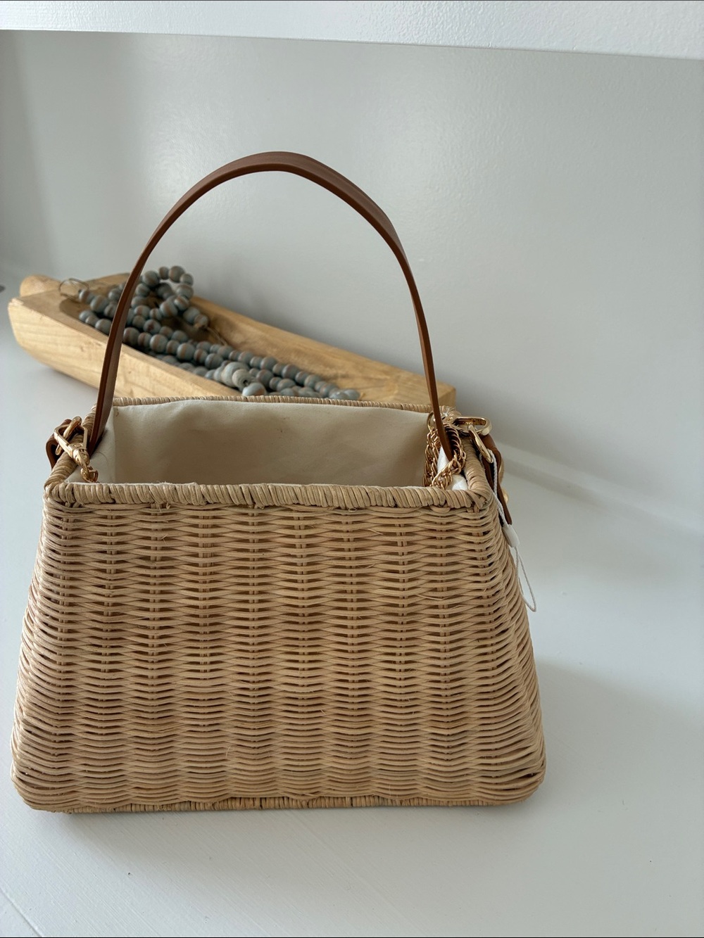 Shiraleah Cream Woven Straw Shoulder Bag with Gold Chain